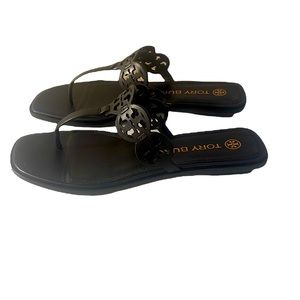 miller medallion leather flat thong